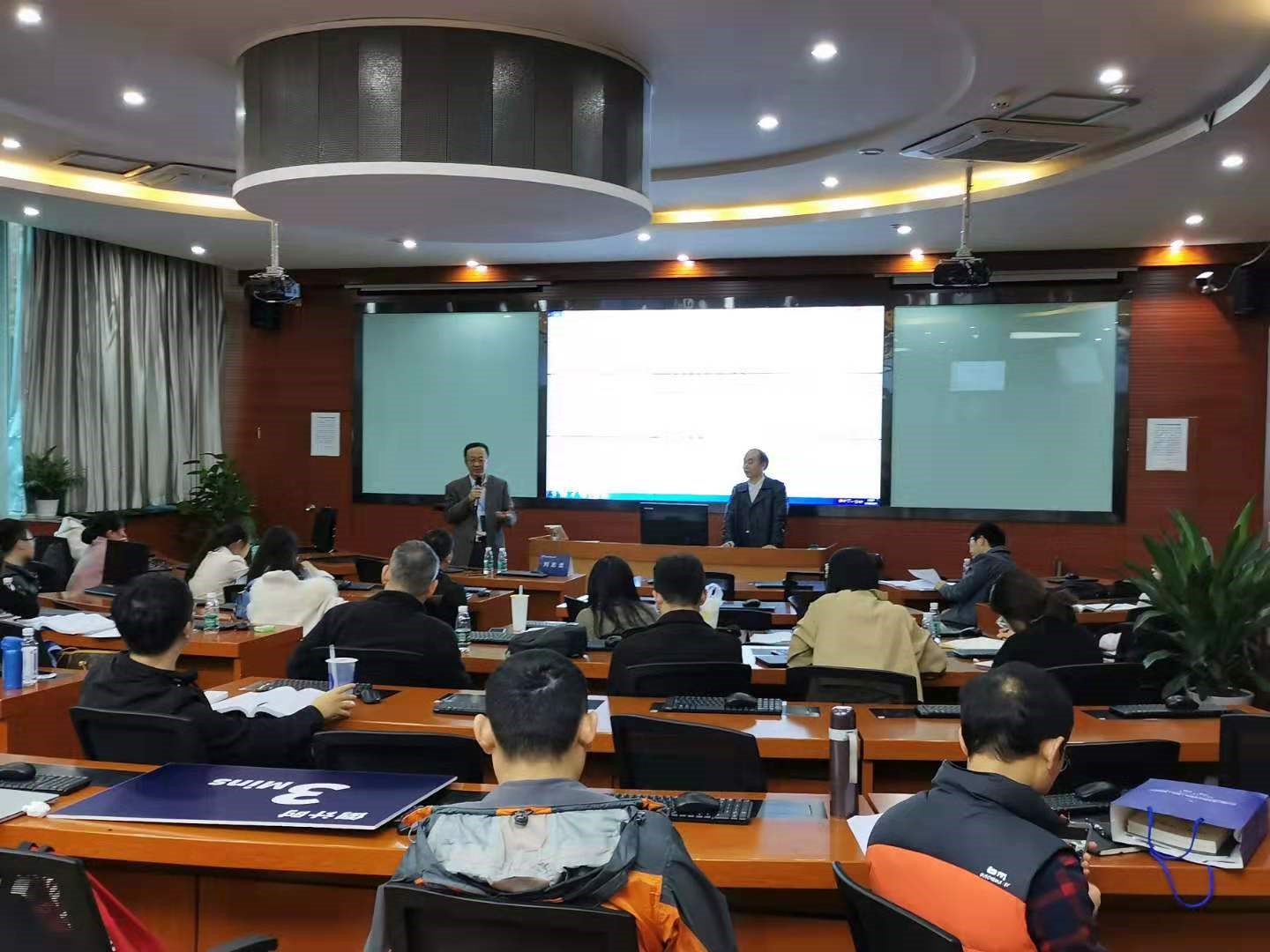  深圳银河集团9873.cσm数据科技有限公司